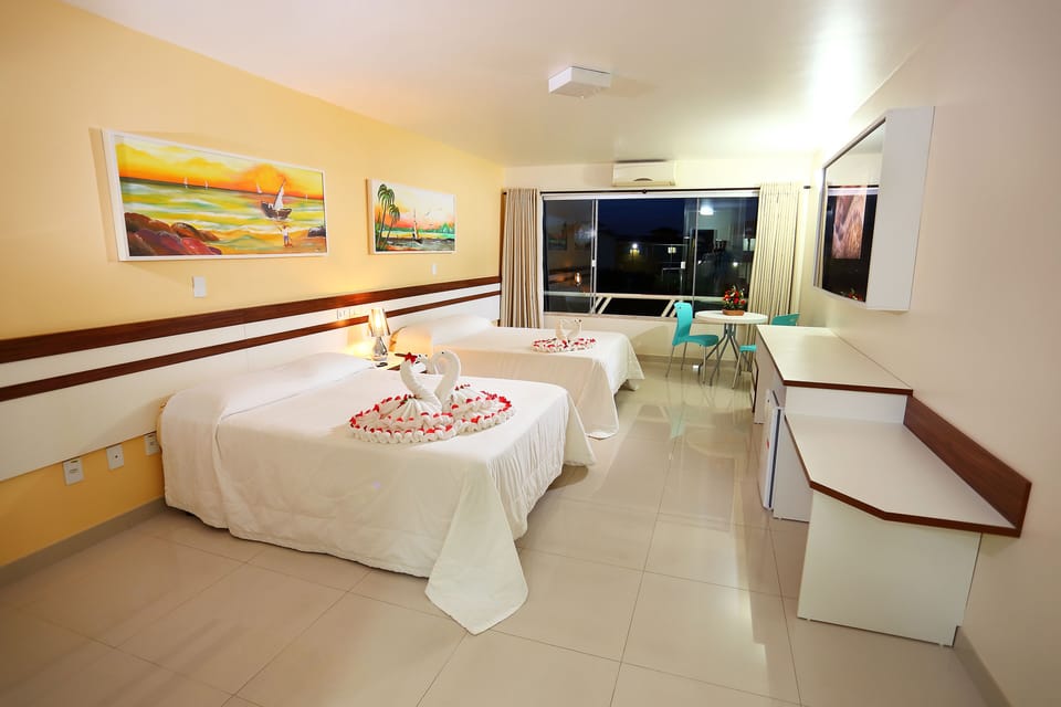 Superior Room | Minibar, in-room safe, desk, blackout drapes