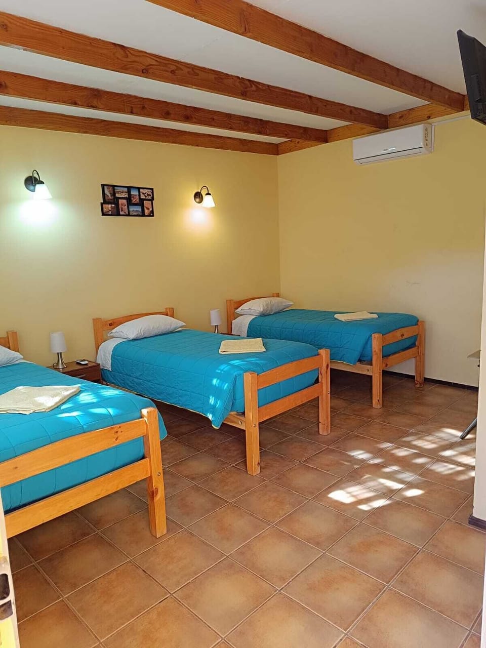 Standard Triple Room, 3 Twin Beds, Private Bathroom | Individually decorated, free WiFi, bed sheets
