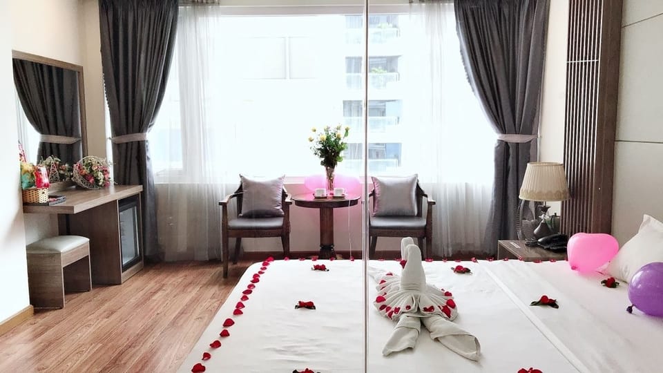 Superior Double Room Single Use | Minibar, in-room safe, desk, soundproofing
