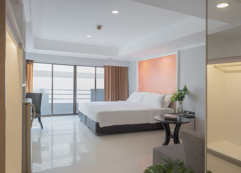 Minibar, in-room safe, desk, blackout drapes