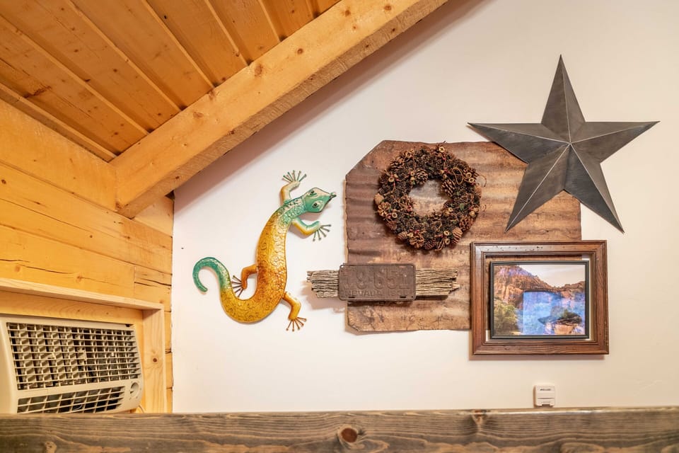 Cabin, Multiple Beds, Non Smoking (Pegasus) | Individually decorated, individually furnished, free WiFi, bed sheets