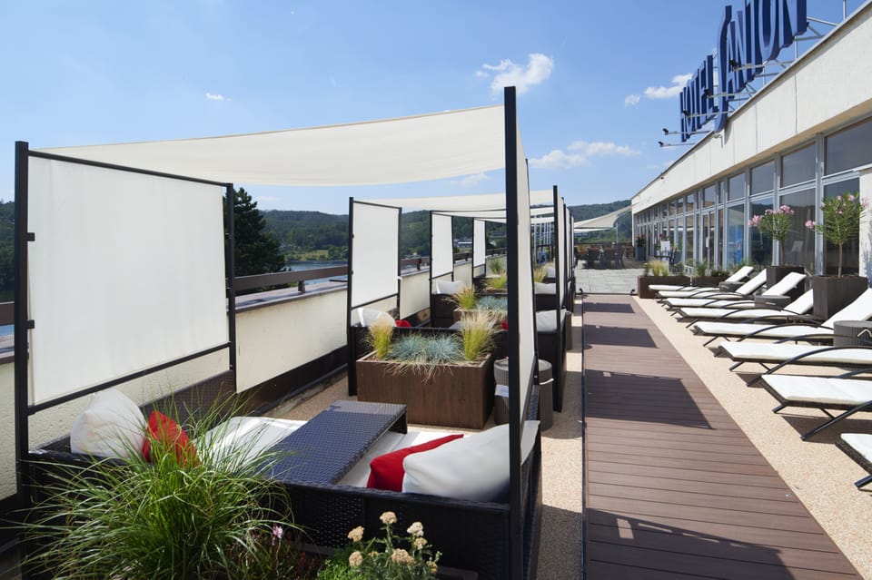 Sundeck