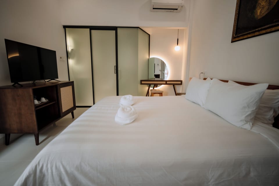 Minibar, in-room safe, desk, blackout drapes