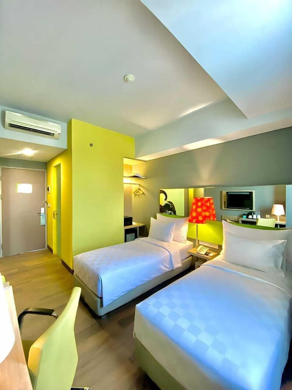 Minibar, in-room safe, desk, free WiFi