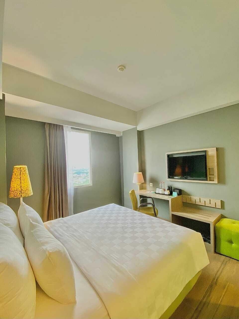Deluxe Double Room | Minibar, in-room safe, desk, free WiFi