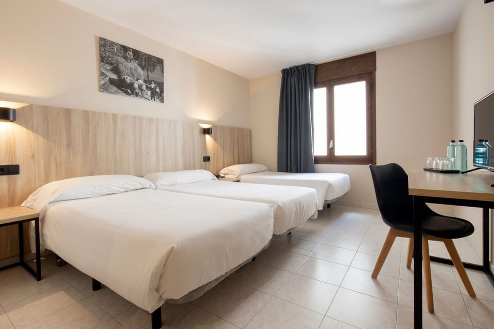In-room safe, desk, laptop workspace, free WiFi