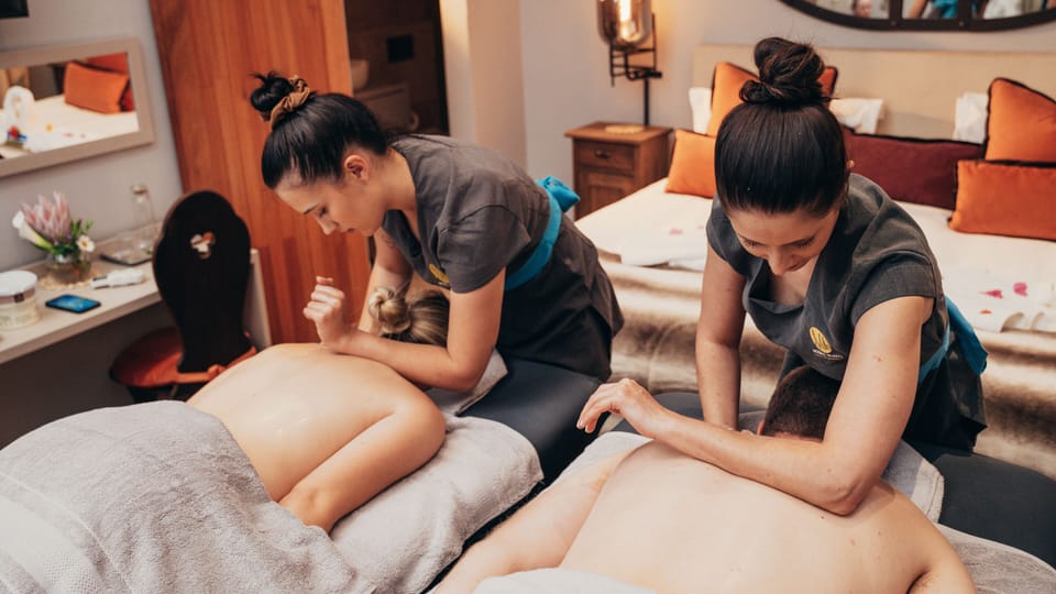 Couples treatment rooms, body treatments, aromatherapy