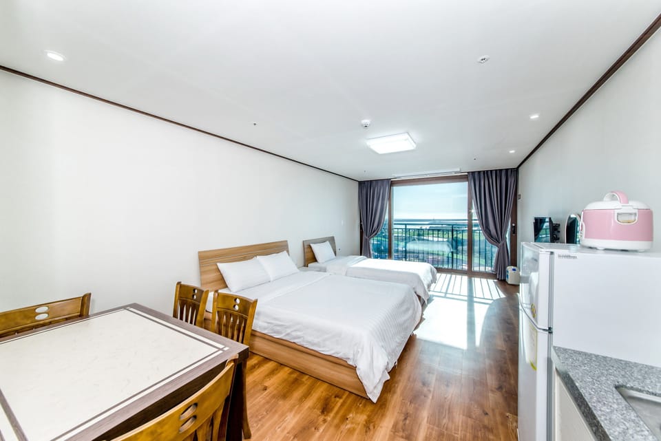 Twin Room | Free WiFi