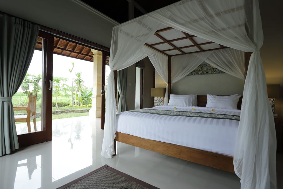 Deluxe Room | Premium bedding, minibar, in-room safe, desk