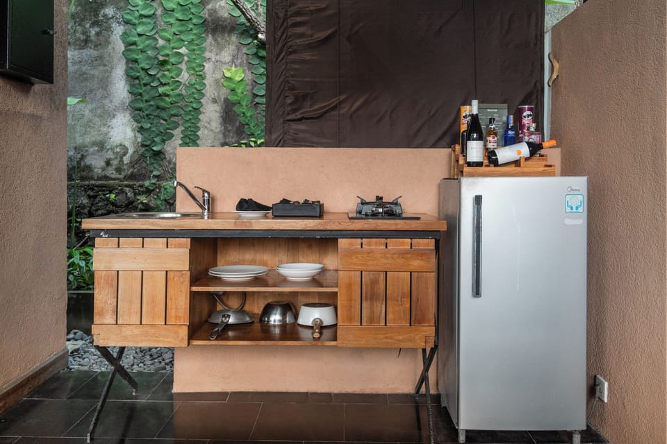 Romance Royal Pool Villa | Private kitchenette | Coffee/tea maker, electric kettle, freezer, paper towels