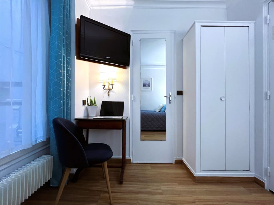Minibar, desk, blackout drapes, free WiFi