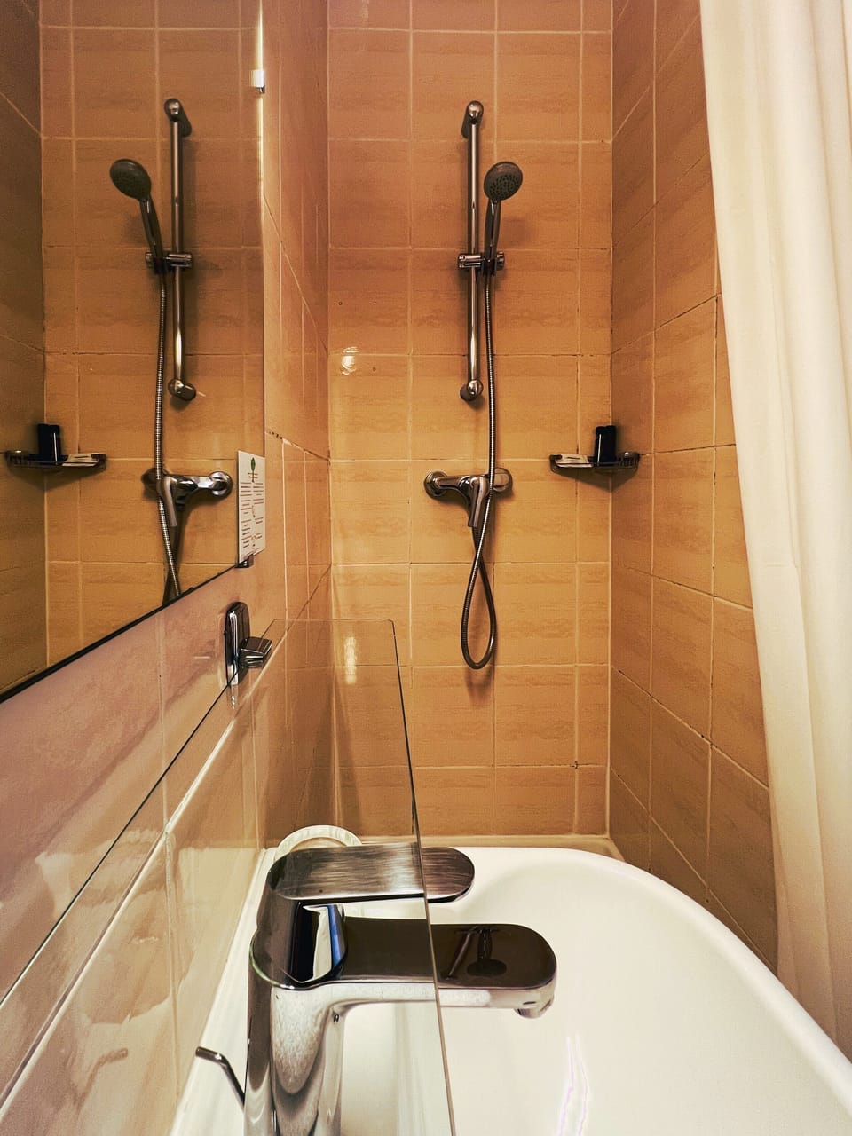 Shower, rainfall showerhead, free toiletries, hair dryer