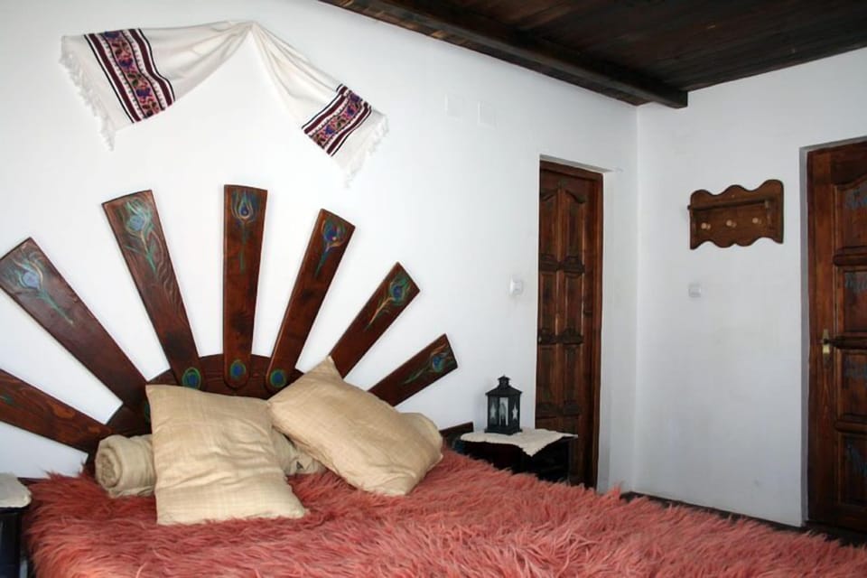 Standard Double Room | Individually decorated, individually furnished, blackout drapes