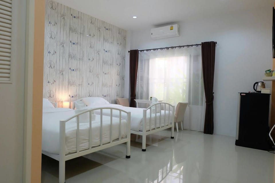 Superior Twin Room | Premium bedding, blackout drapes, soundproofing, rollaway beds