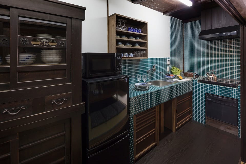 Garaku-an | Private kitchen | Fridge, microwave, stovetop, coffee/tea maker