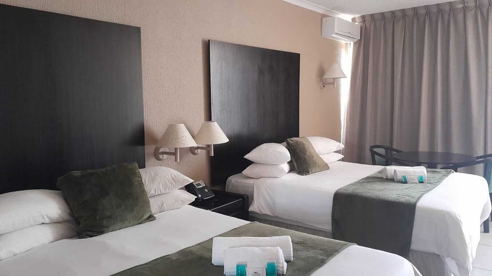 1 bedroom, desk, laptop workspace, blackout drapes