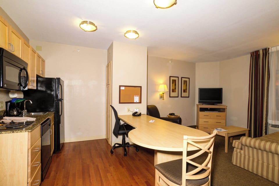 In-room safe, desk, iron/ironing board, WiFi (free)