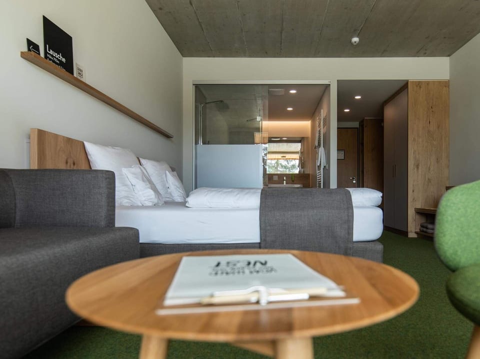 Comfort Room | In-room safe, desk, travel crib, bed sheets