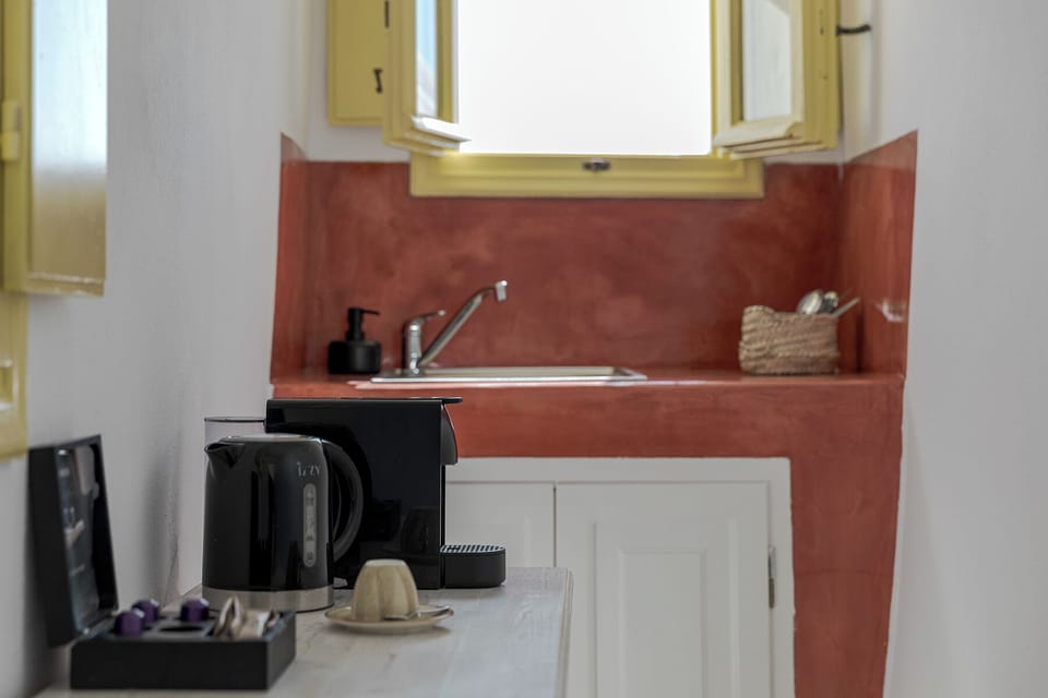 Wind House Volcano View | Private kitchen | Mini-fridge, microwave, espresso maker, coffee/tea maker