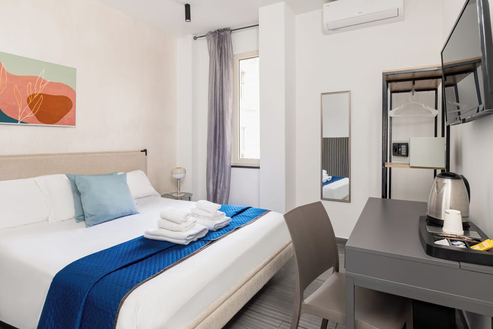 Economy Double Room, 1 Double Bed | In-room safe, desk, soundproofing, free WiFi
