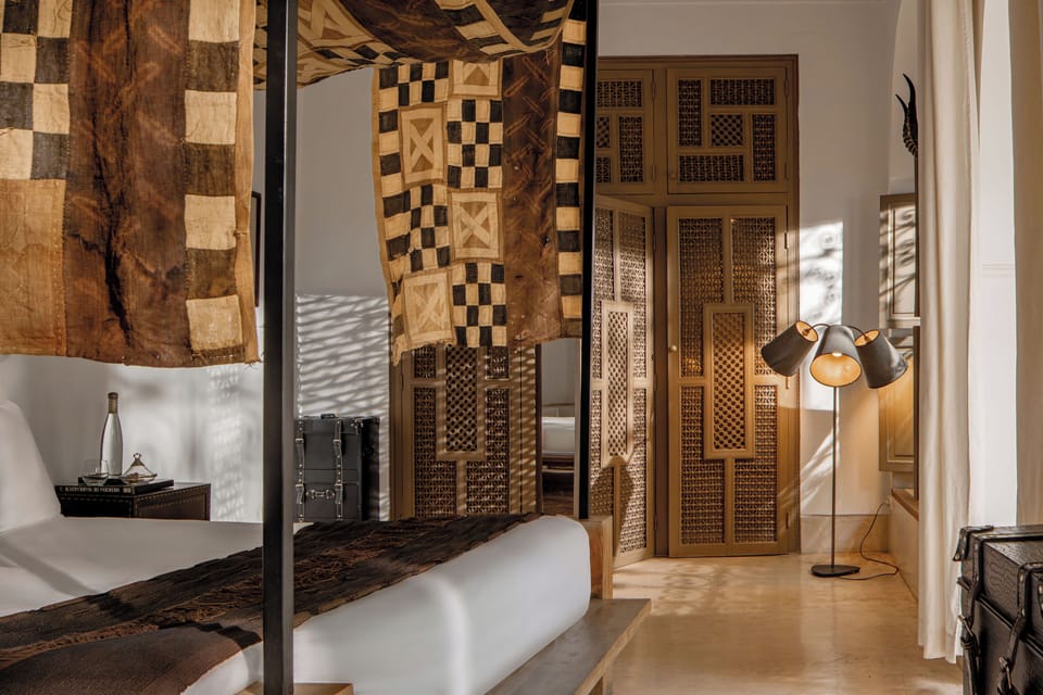 Deluxe Suite (Nefelibata) | In-room safe, individually decorated, individually furnished