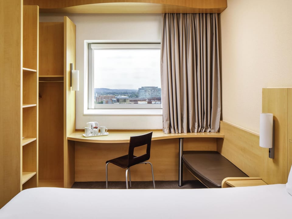 Room, 1 Double Bed | Hypo-allergenic bedding available, in-room safe, desk, soundproofing