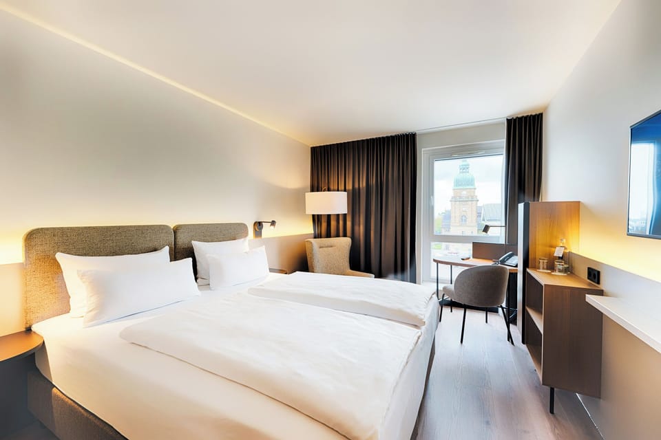 Premium bedding, in-room safe, desk, laptop workspace