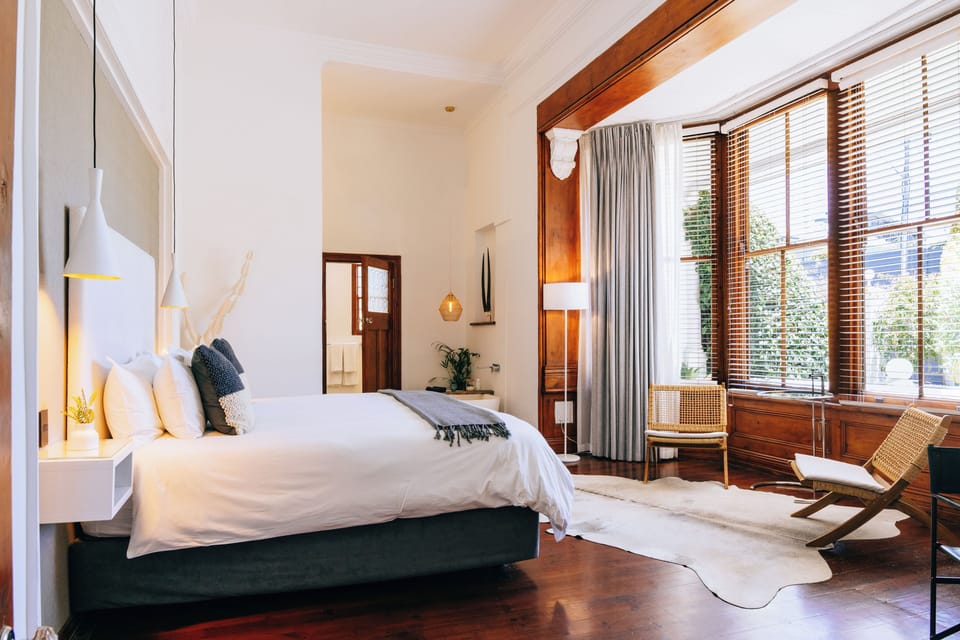 Superior Room, 1 King Bed | 3 bedrooms, premium bedding, Tempur-Pedic beds, minibar