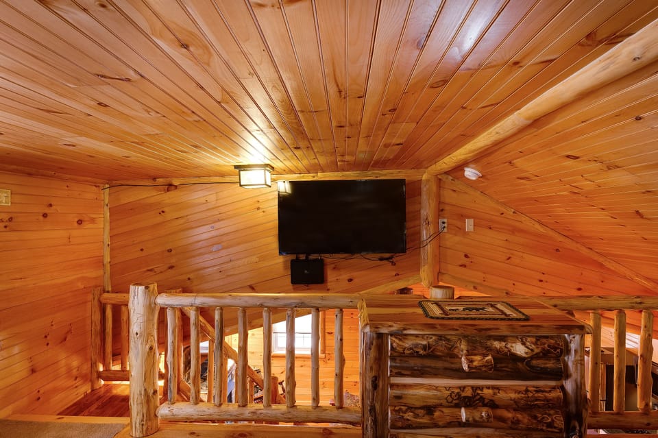 Cobble Mountain Lodge Motel in Adirondack Mountains