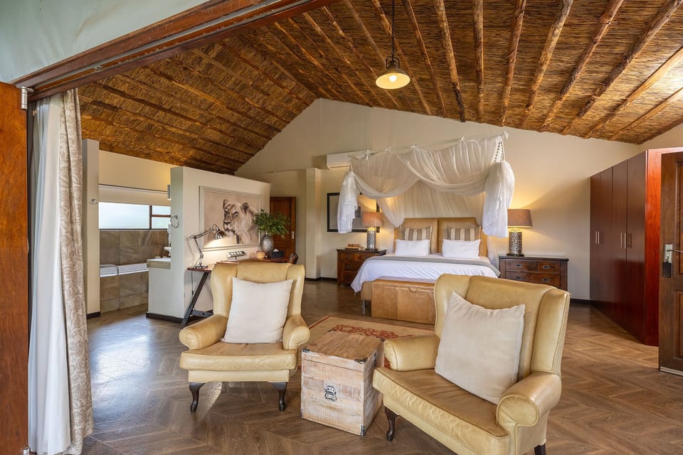 Premium bedding, pillowtop beds, minibar, in-room safe