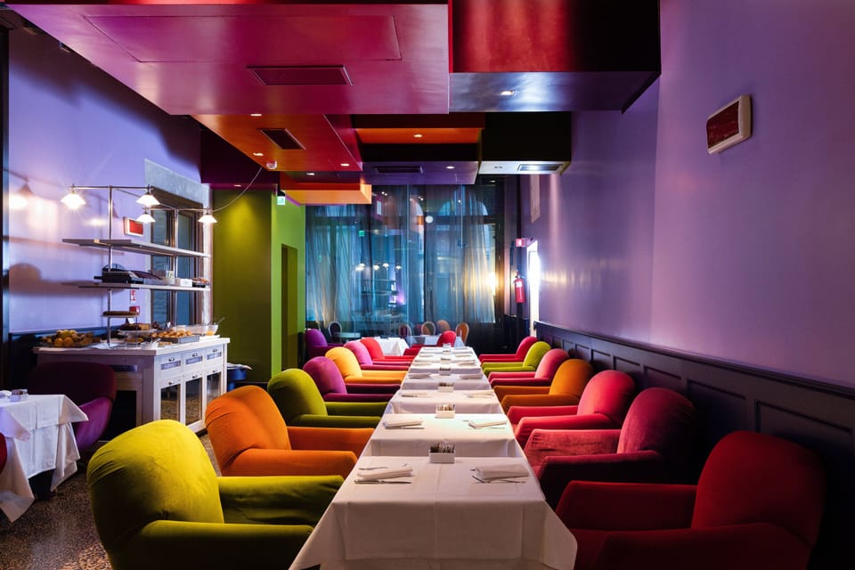 Lobby lounge