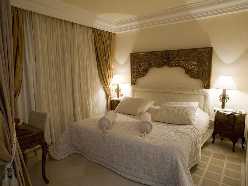 Presidential Suite, Hot Tub (SP-DE Luxe) | Blackout drapes, free WiFi, bed sheets