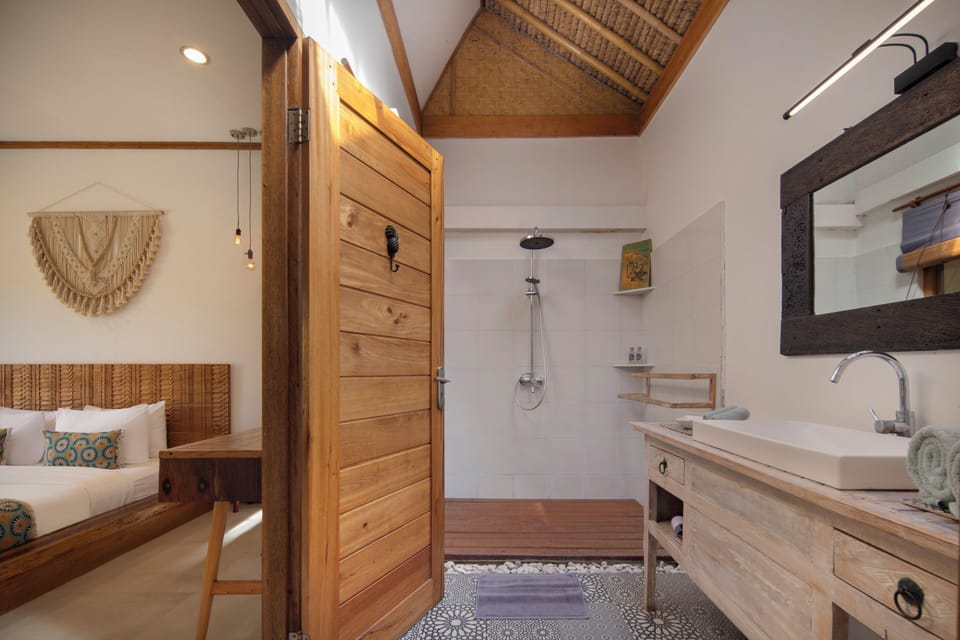 Deluxe Villa, 1 Bedroom, Private Pool | Bathroom | Shower, rainfall showerhead, free toiletries, hair dryer