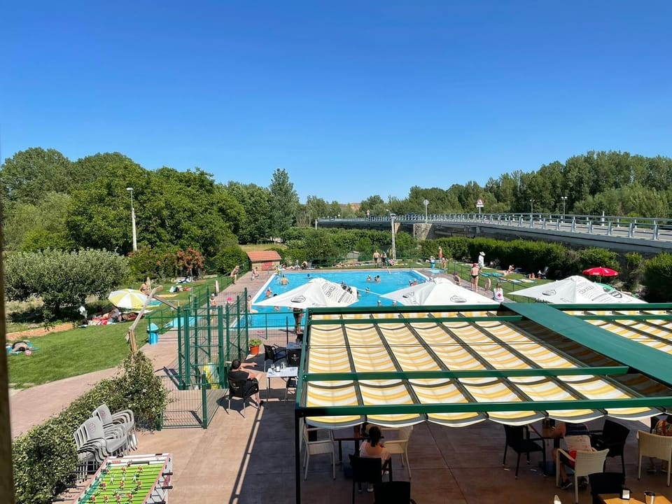 Hostal El Delfin Verde Hostel in Castile and León