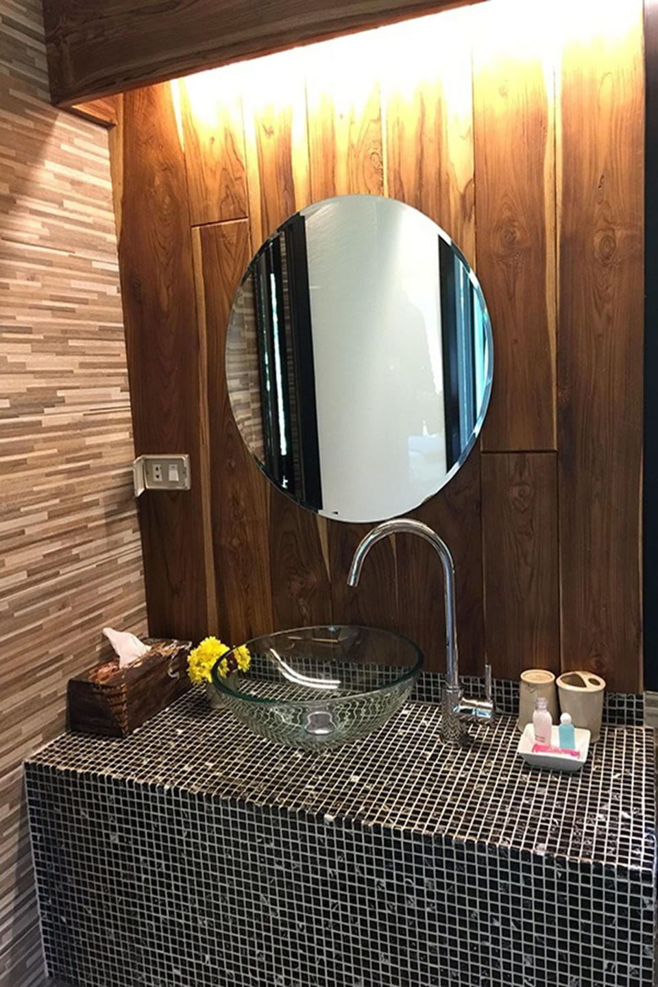 Bathroom sink
