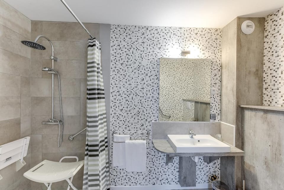 ConfortT Hotel Thouars Hotel in Nouvelle-Aquitaine