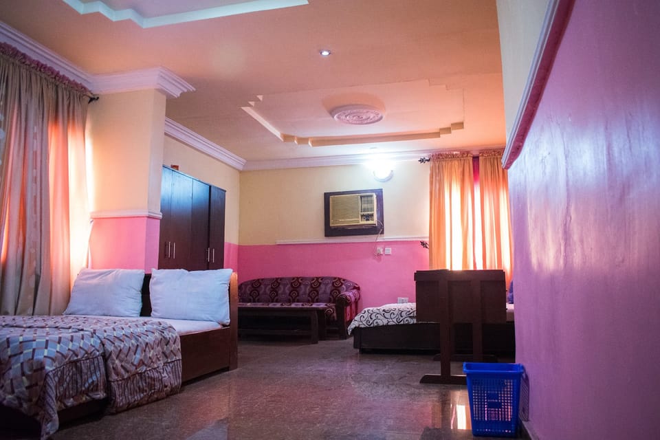 Family Suite | Desk, laptop workspace, WiFi, bed sheets