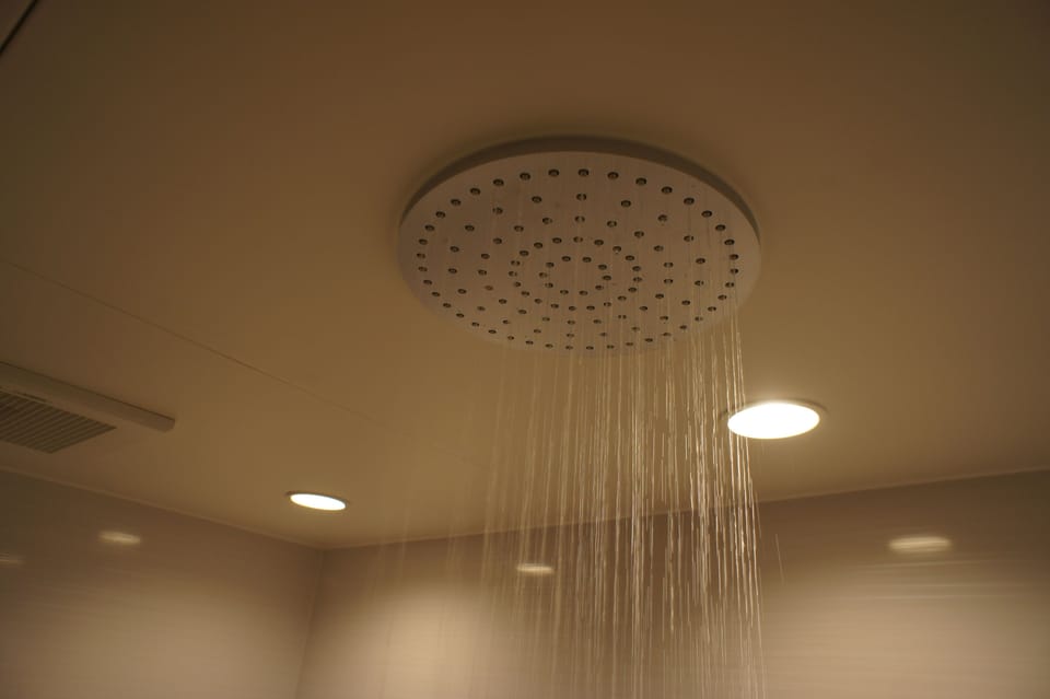 0B | Bathroom shower