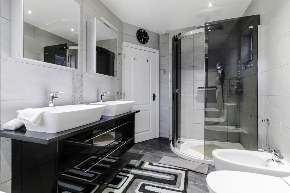 Shower, hair dryer, bathrobes, heated floors