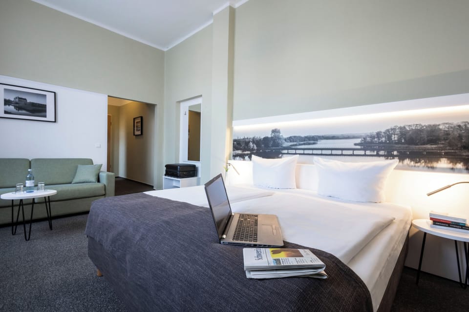 Comfort Double Room | Hypo-allergenic bedding, desk, laptop workspace, soundproofing