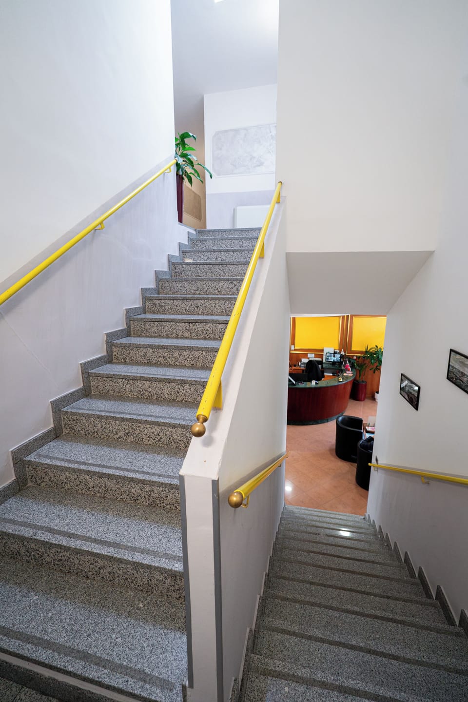 Handrails in stairways