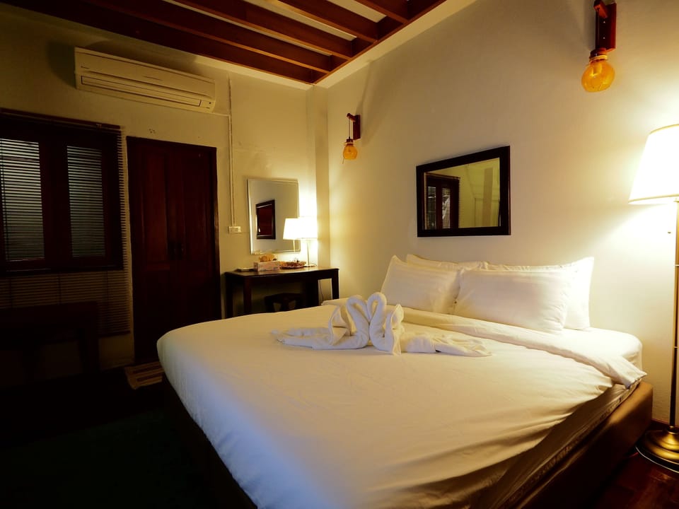 Standard Room on Ground Floor No Window | Free WiFi, bed sheets