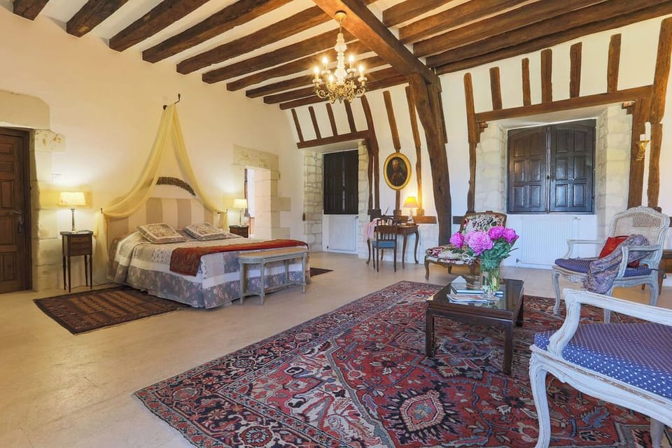 Suite (Plantagenet) | Premium bedding, desk, soundproofing, free WiFi