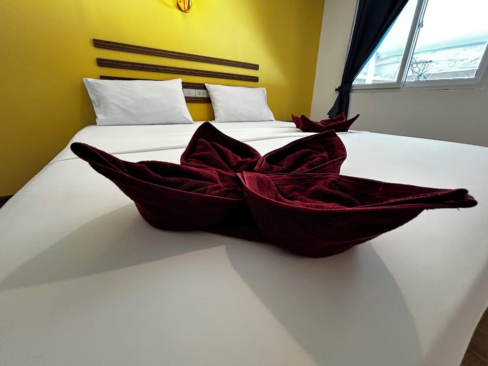 Standard Double Room | Free WiFi, bed sheets
