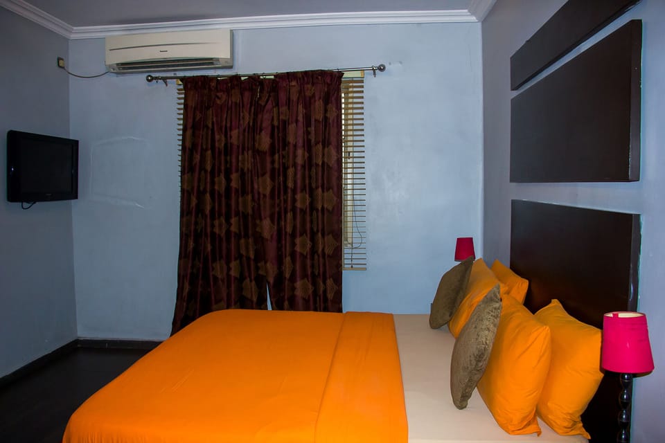 Executive Suite, 1 Queen Bed | Bed sheets