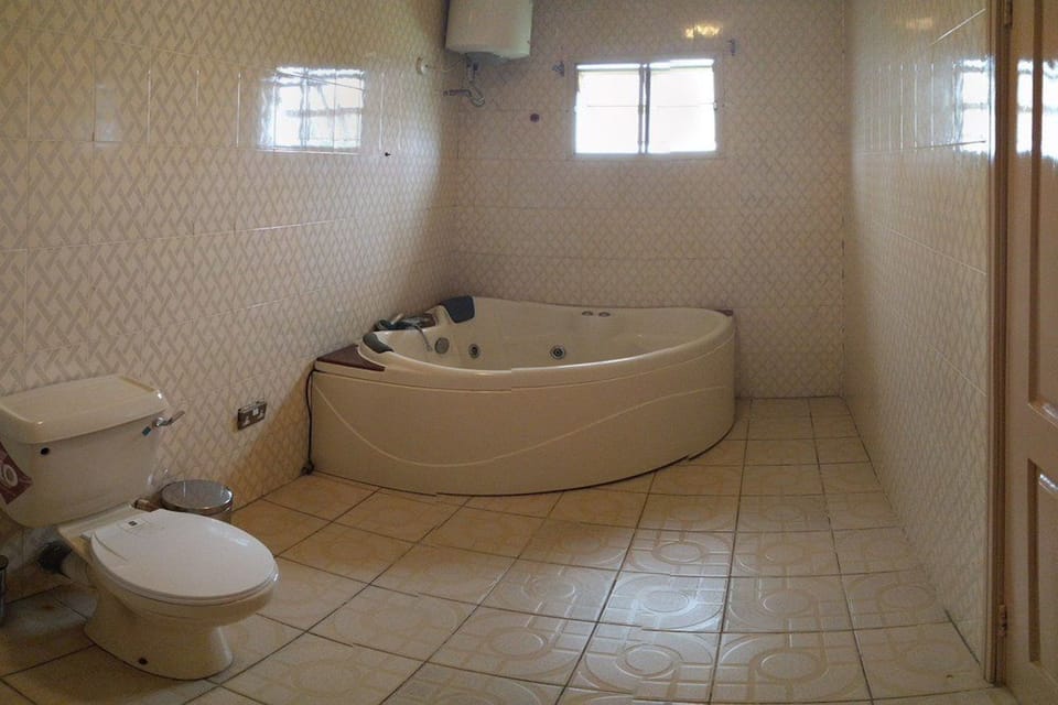 Diplomatic Suite | Jetted tub