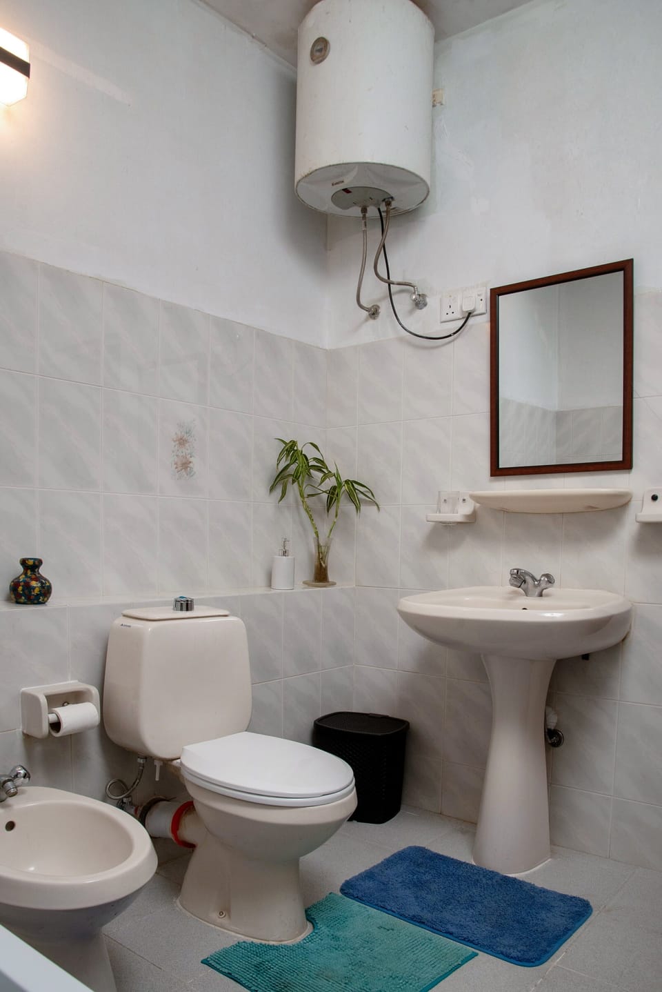 Family Room, 1 Bedroom | Bathroom | Shower, free toiletries, bidet, towels