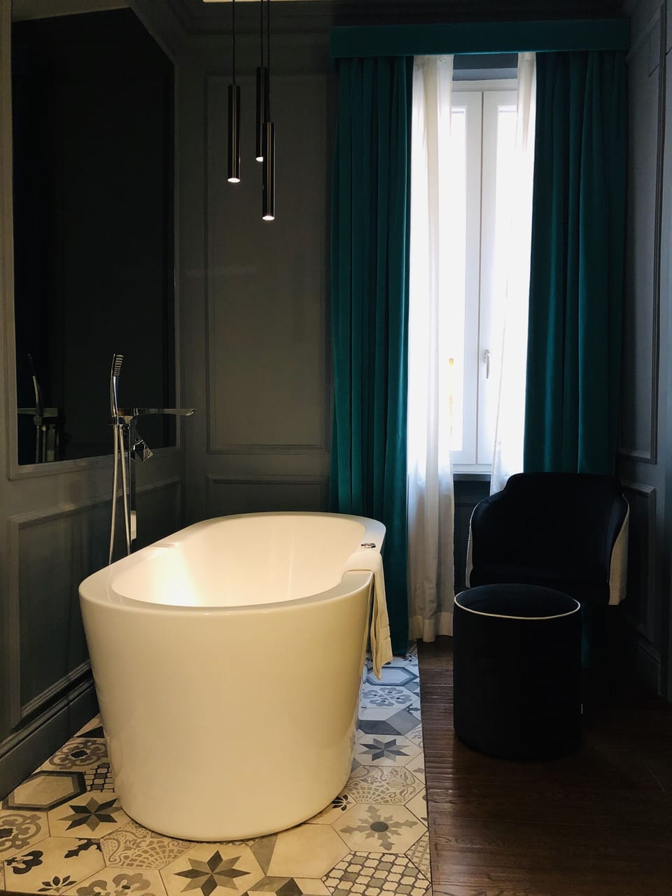 Deluxe Double Room, Jetted Tub | Bathroom | Free toiletries, hair dryer, slippers, towels