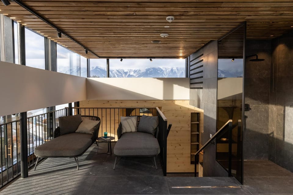 Sauna, steam room