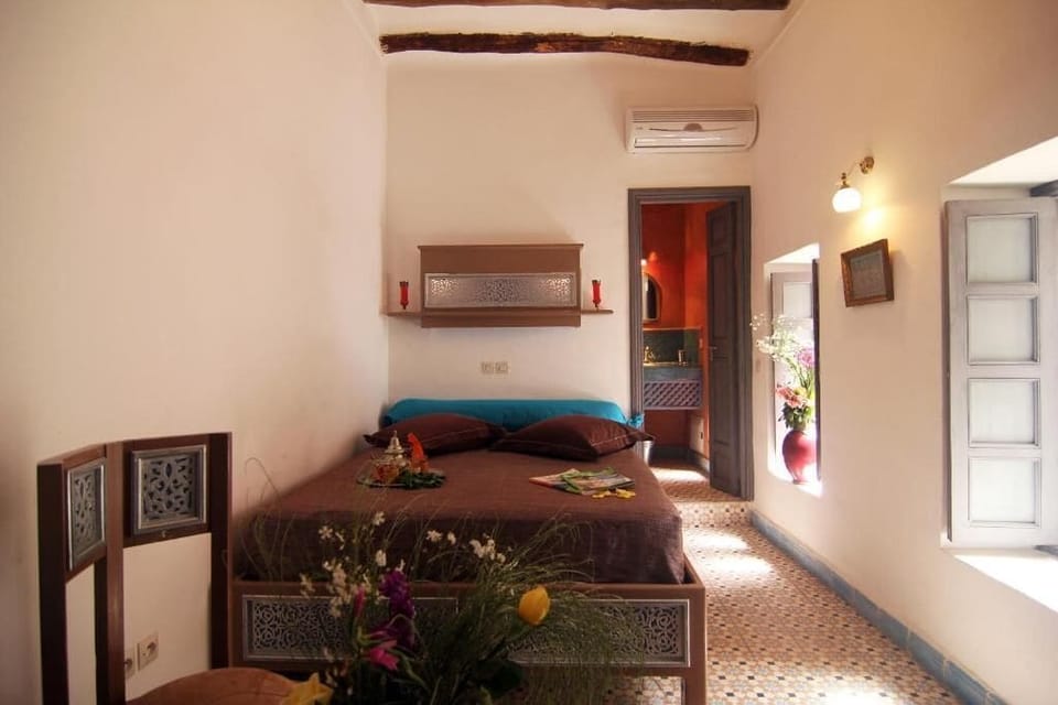In-room safe, desk, soundproofing, iron/ironing board